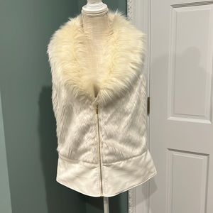 Chico’s winter white, faux leather and fur zip-up vest. Size 1